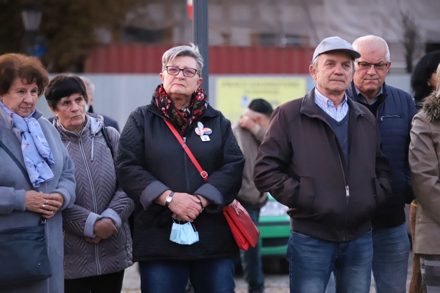 Protest „#Zostaję w Unii” w sercu Kutna. Kilkadziesiąt osób na Placu Piłsudskiego