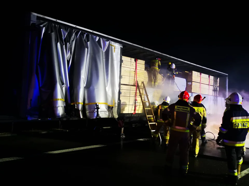 Pożar ciężarówki na A1 w okolicach Kutna. Utrudnienia trwały niemal 9 godzin!