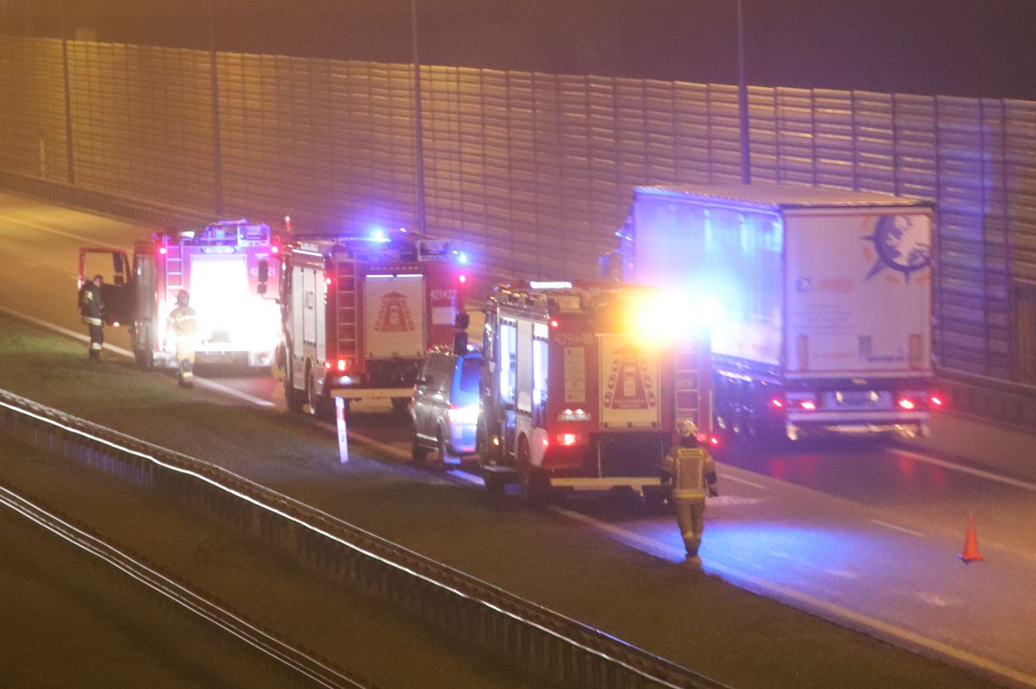 Na autostradzie pod Kutnem rozbił się samochód ciężarowy