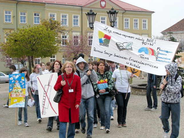 Kutnianie zdziwieni happeningiem na Królewskiej - Zdjęcie główne