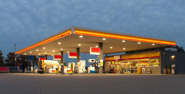 Droższy wyjazd na wakacje. Paliwa znów w górę - Zdjęcie główne