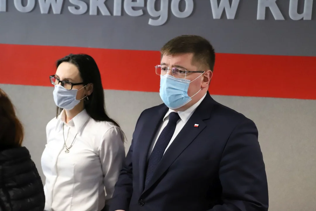 Po 15 latach urzędowania, ze stanowiskiem dyrektora placówki pożegnał się Przemysław Zawadzki. Jednocześnie w szkole oficjalnie otwarte zostały dwie supernowoczesne pracownie dydaktyczne. 