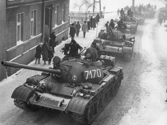 "Mogli co chcieli, a chcieli pełną pulę" - 35 lat od wprowadzenia stanu wojennego - Zdjęcie główne