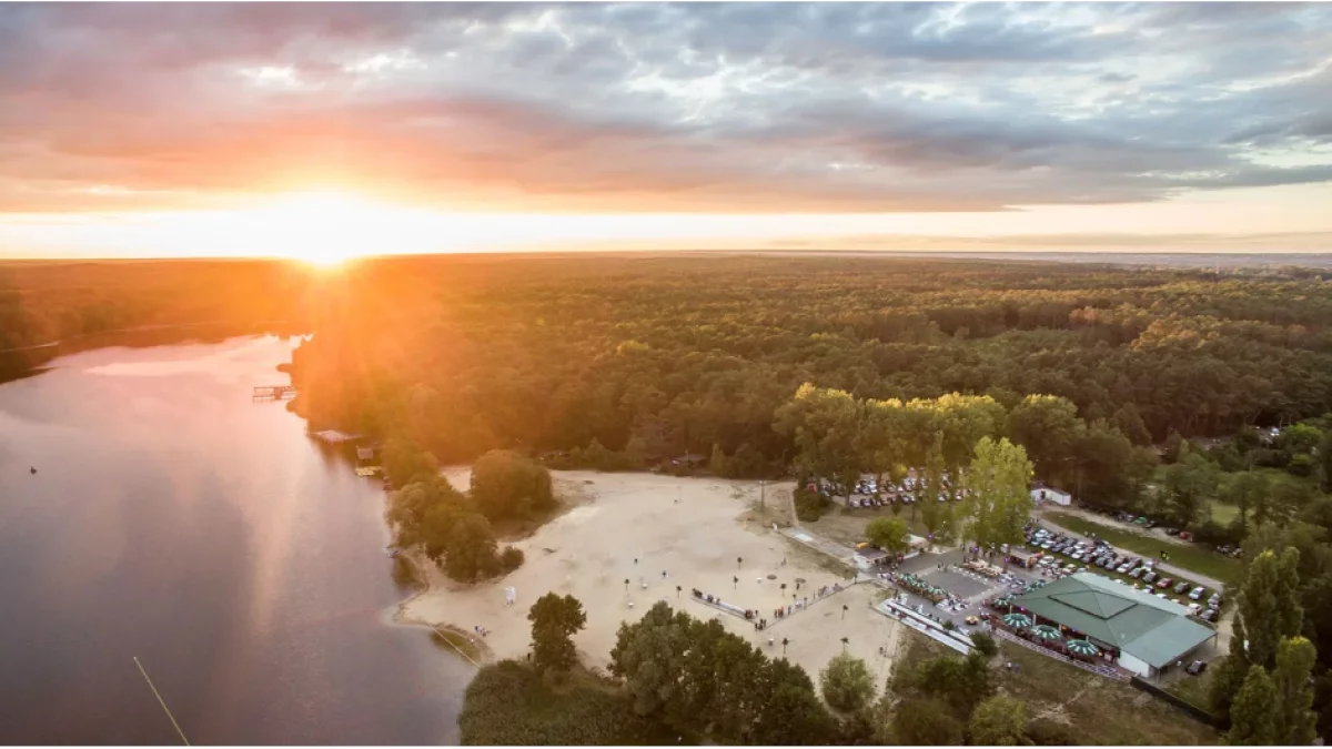 Praca na lato czeka. Popularne miejsce szuka pracowników