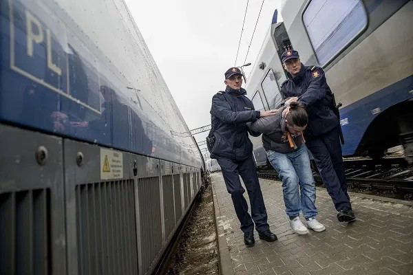 Straż Ochrony Kolei w pościgu: zatrzymali złodzieja, który kradł... - Zdjęcie główne