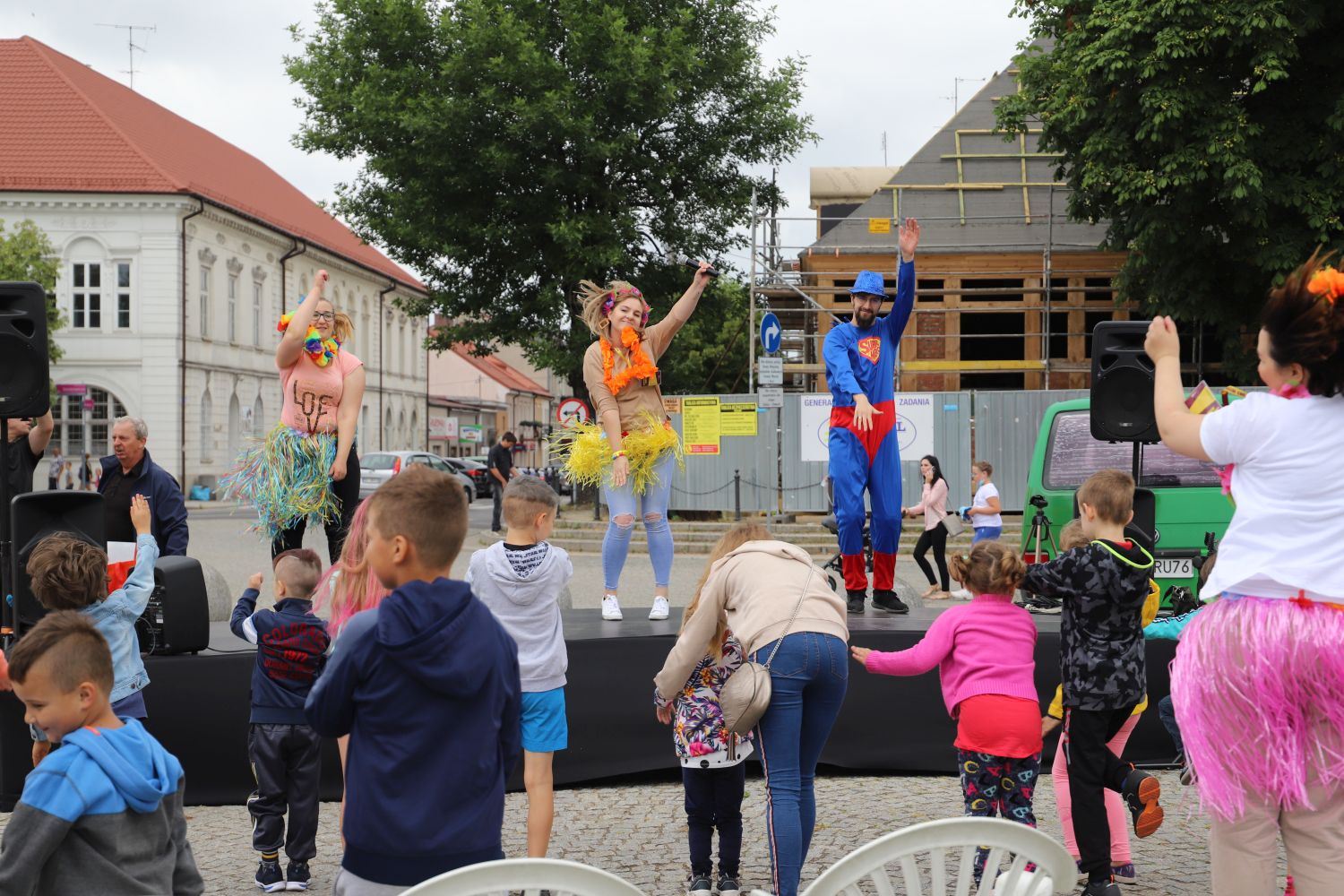 Tańce, zabawy i prezenty – trwa chrześcijański piknik rodzinny w centrum Kutna 