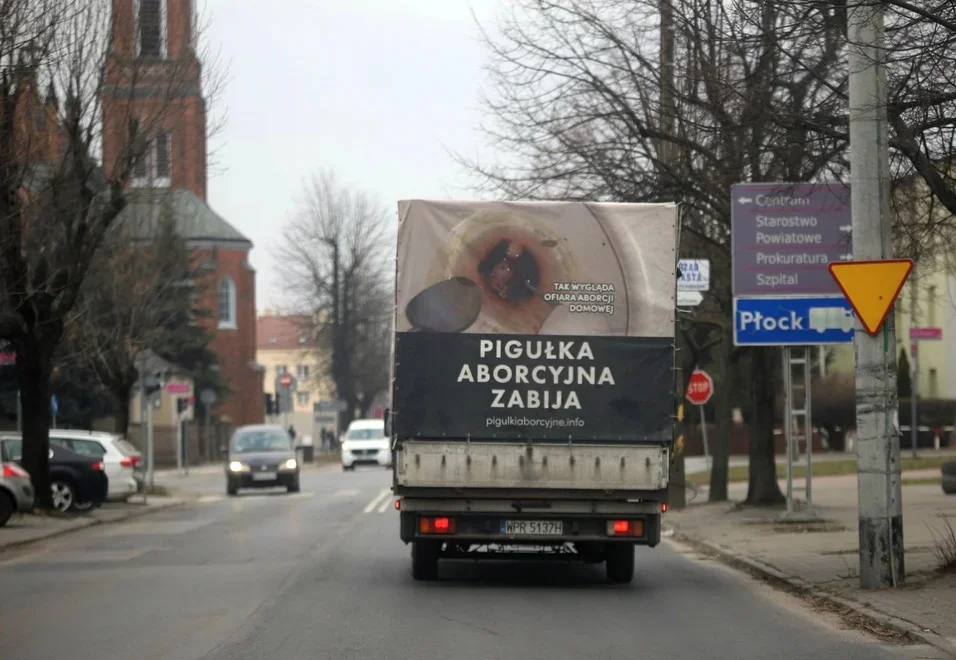 Antyaborcyjny bus w Kutnie. Sprawę zgłoszono policji - Zdjęcie główne