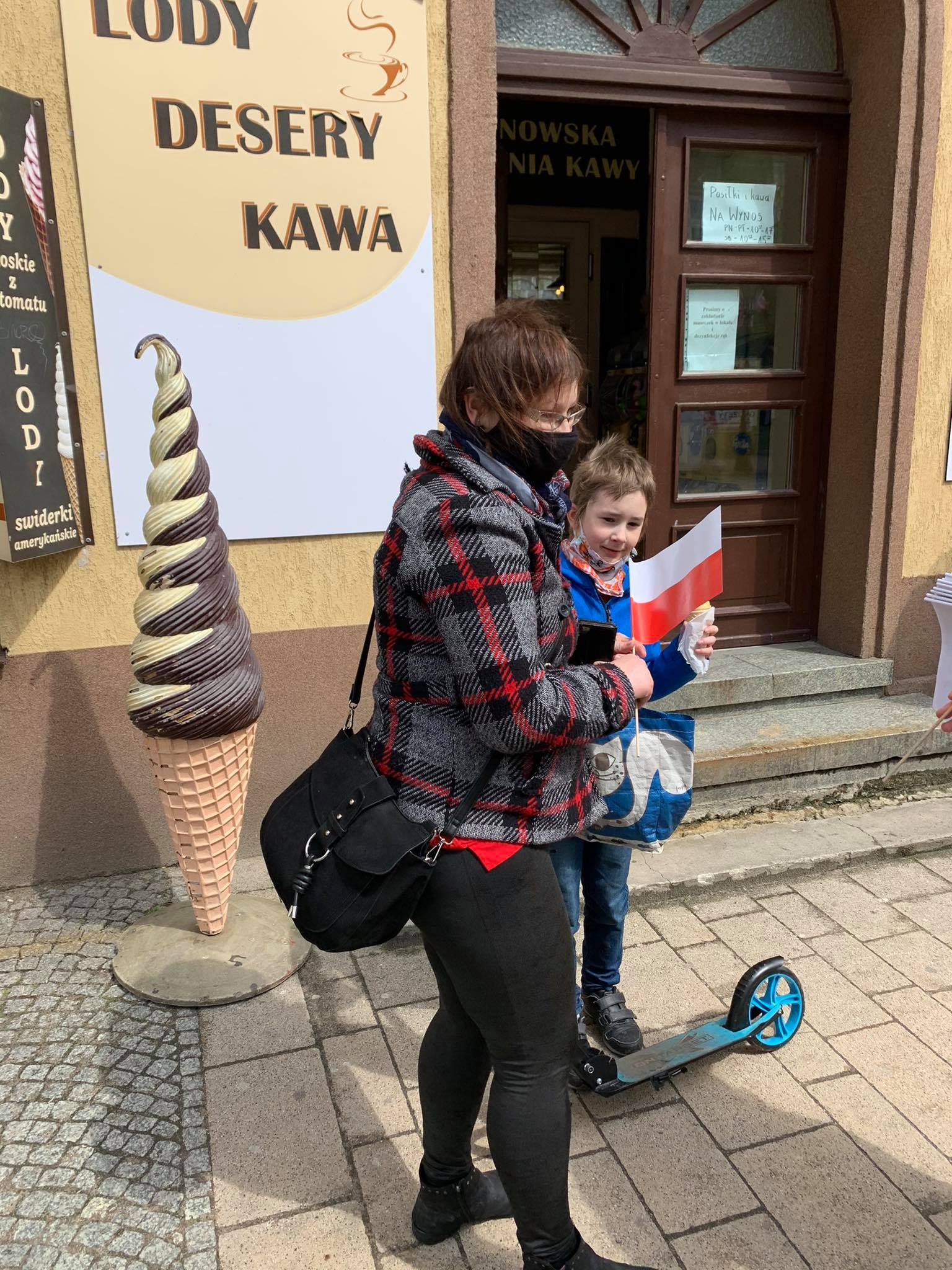 Kutnowscy działacze Koalicji Obywatelskiej uczcili Święto Trzeciego Maja