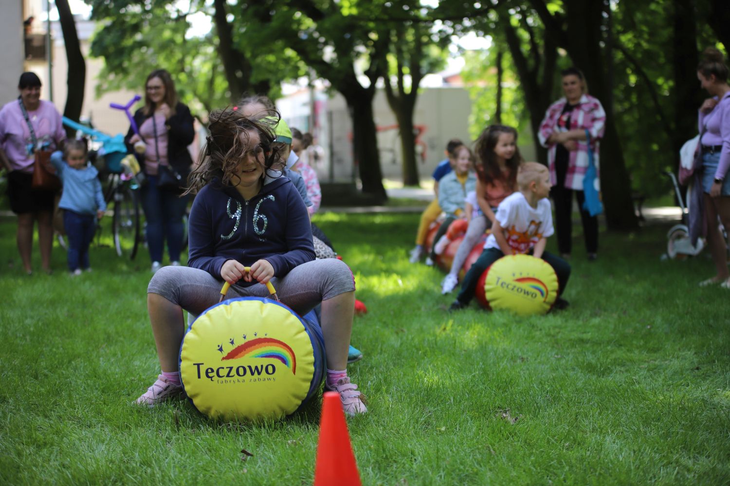 W kutnowskim parku Traugutta trwa zabawa z okazji Dnia Dziecka