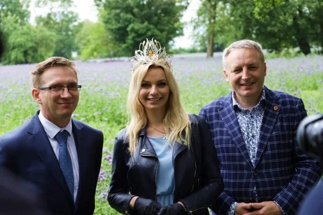 Świeżo upieczona Miss World, Karolina Bielawska gościła w powiecie kutnowskim