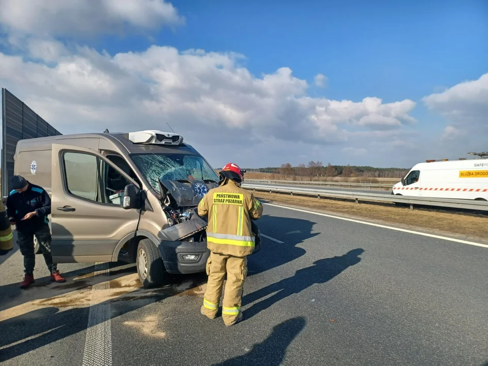 Niebezpiecznie na A1. Zderzyły się dwa samochody