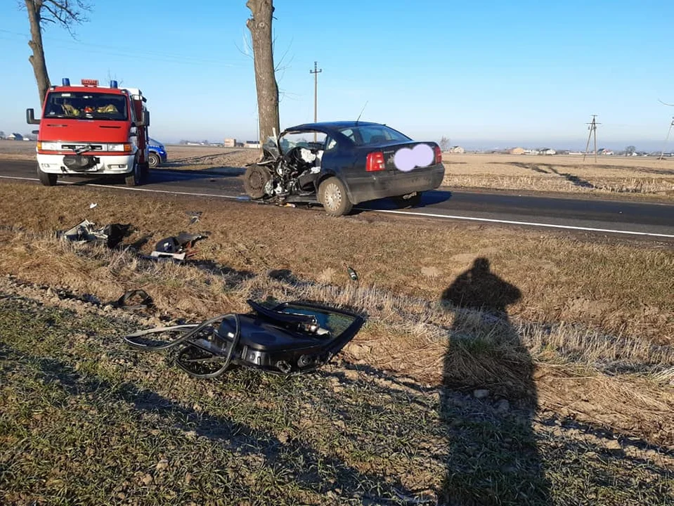 Groźny wypadek w miejscowości Józefów (gm. Witonia). Kierowca trafił do szpitala