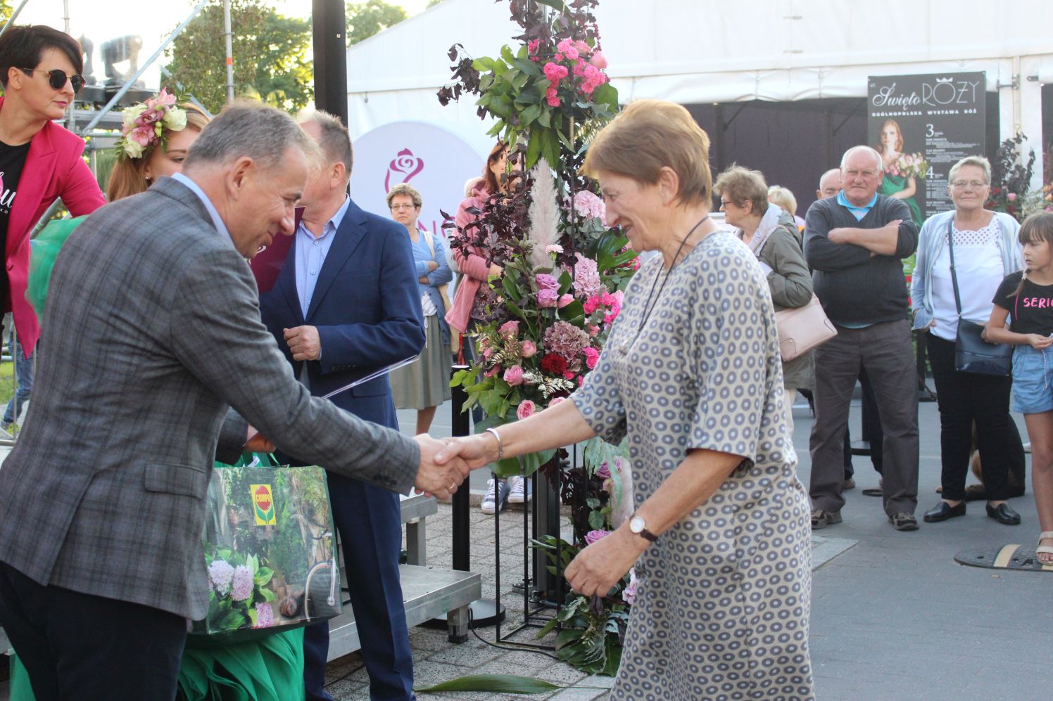 Mieszkańcy Kutna chętnie hodują róże w swoich ogrodach. Wczoraj w ich ręce powędrowały nagrody