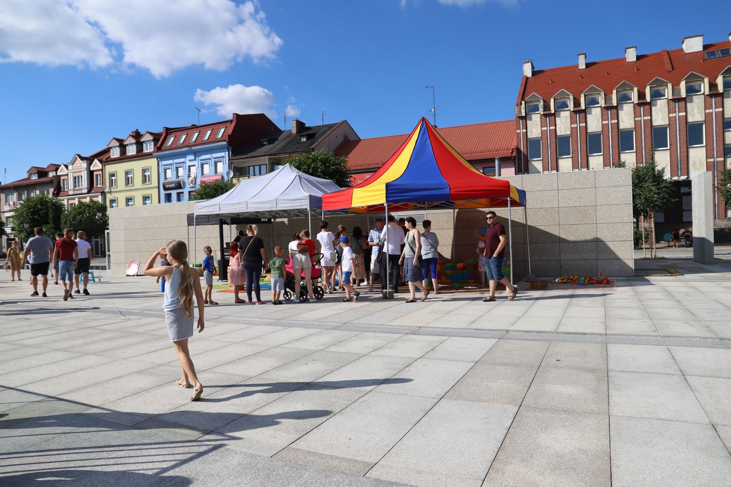 Na kutnowskim Placu Wolności zorganizowano gry i zabawy dla dzieci