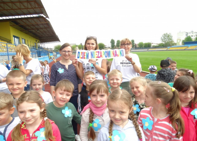 Przedszkolaki z "Niezapominajki" i III Ogólnopolski Maraton Przedszkolaków - Zdjęcie główne