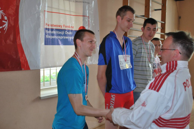 Kutnianie z medalami na mitingu kolarskim - Zdjęcie główne