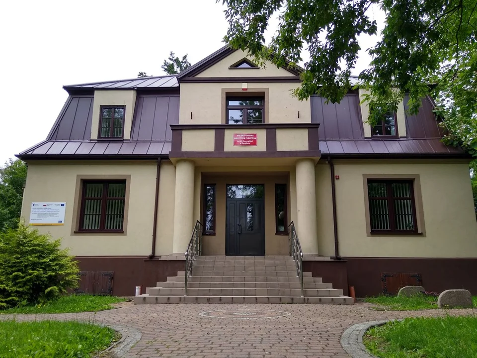 W Kutnie i okolicach: Zaglądamy do Żychlina. W czasach II Wojny Światowej wybudowano tam dom dla hitlerowskiego burmistrza, dziś to ważne miejsce jeśli chodzi o życie kulturalne miasteczka