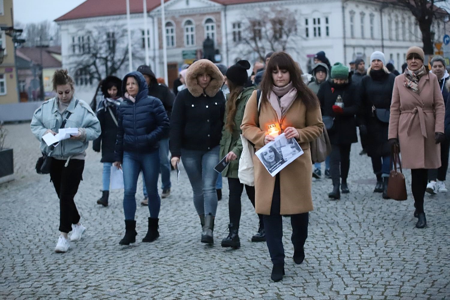 „Ani jednej więcej” w Kutnie. Mieszkanki zabierają głos