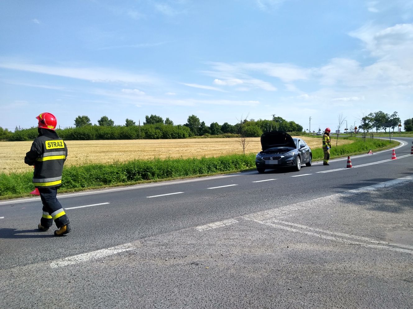 Pod Kutnem trwa akcja straży pożarnej, obecni są także policjanci