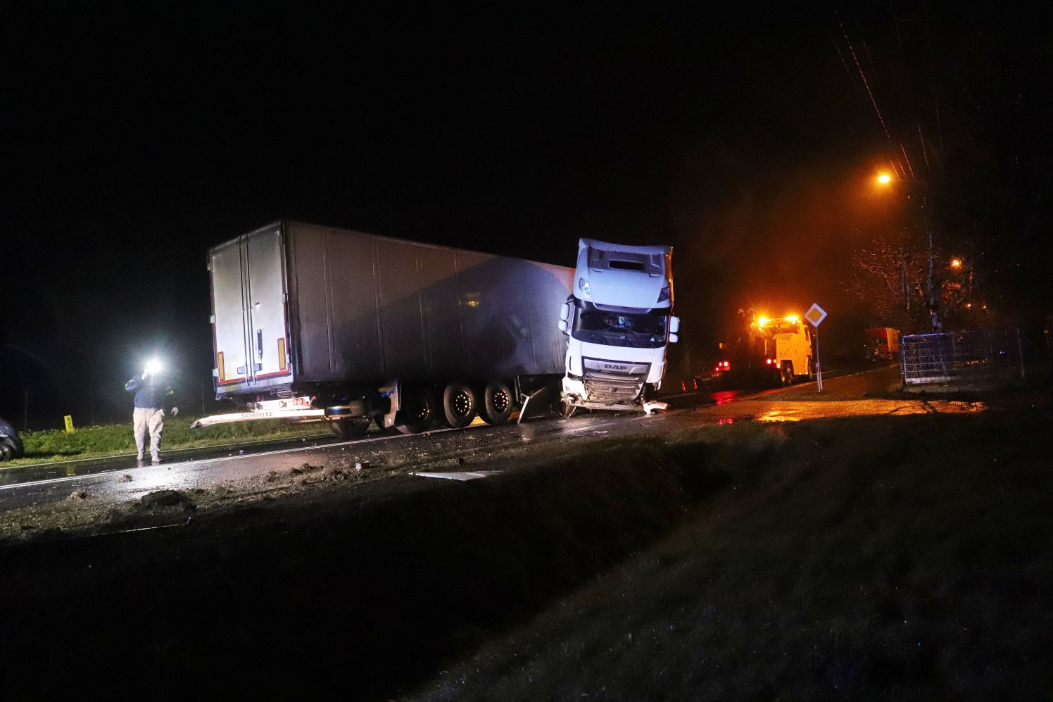 Sprawcą wypadku między Kutnem a Gostyninem okazał się kierowca ciężarówki