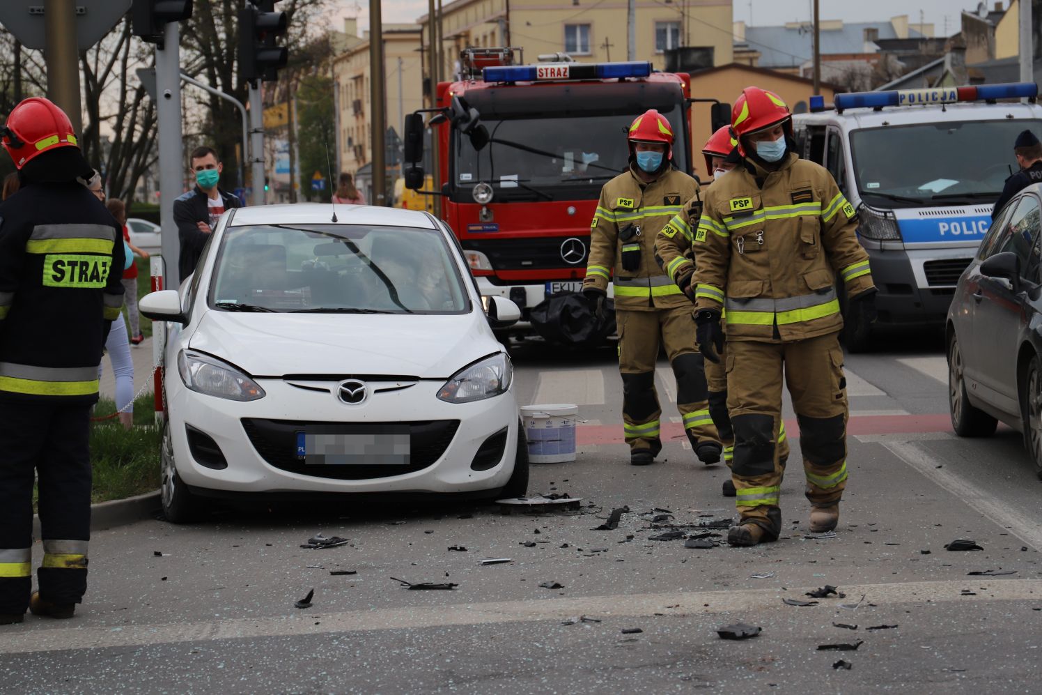 W centrum Kutna doszło do kraksy z udziałem kilku samochodów