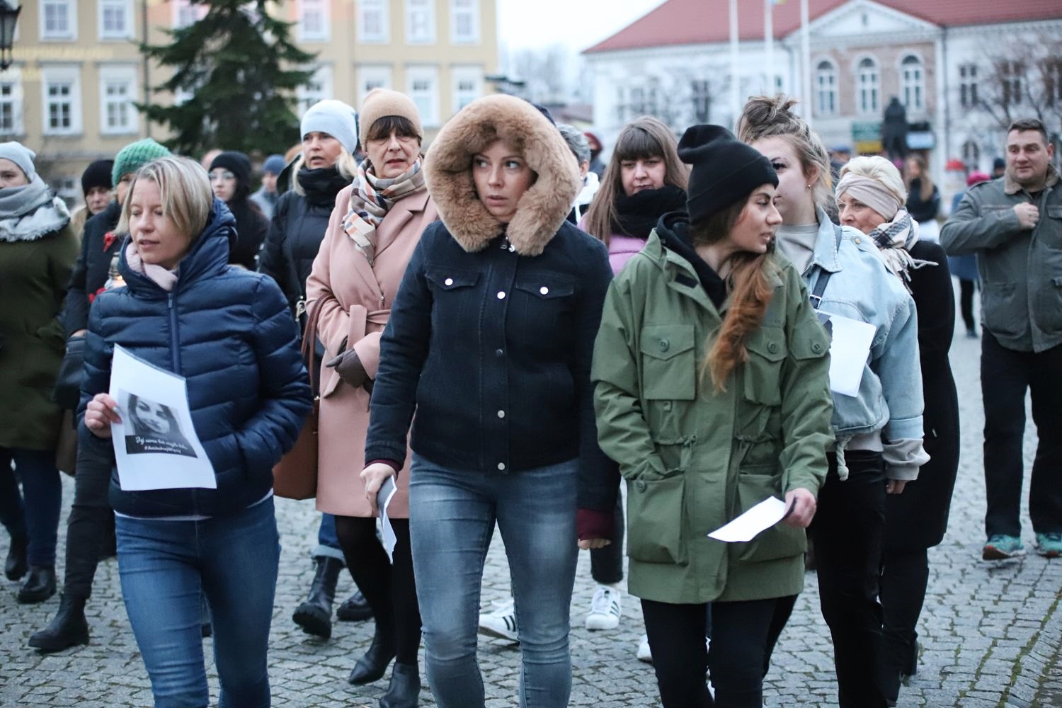 „Ani jednej więcej” w Kutnie. Mieszkanki zabierają głos