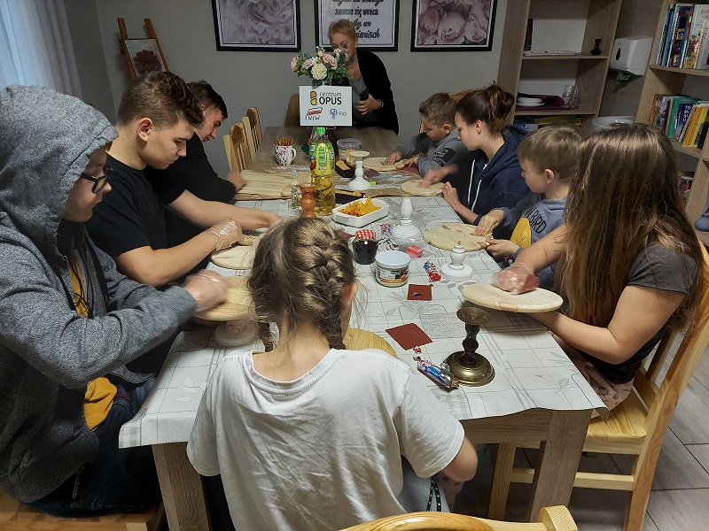 Program "BOHO w stronę natury" to zadanie realizowane przez Centrum Promocji i Rozwoju Inicjatyw Obywatelskich OPUS