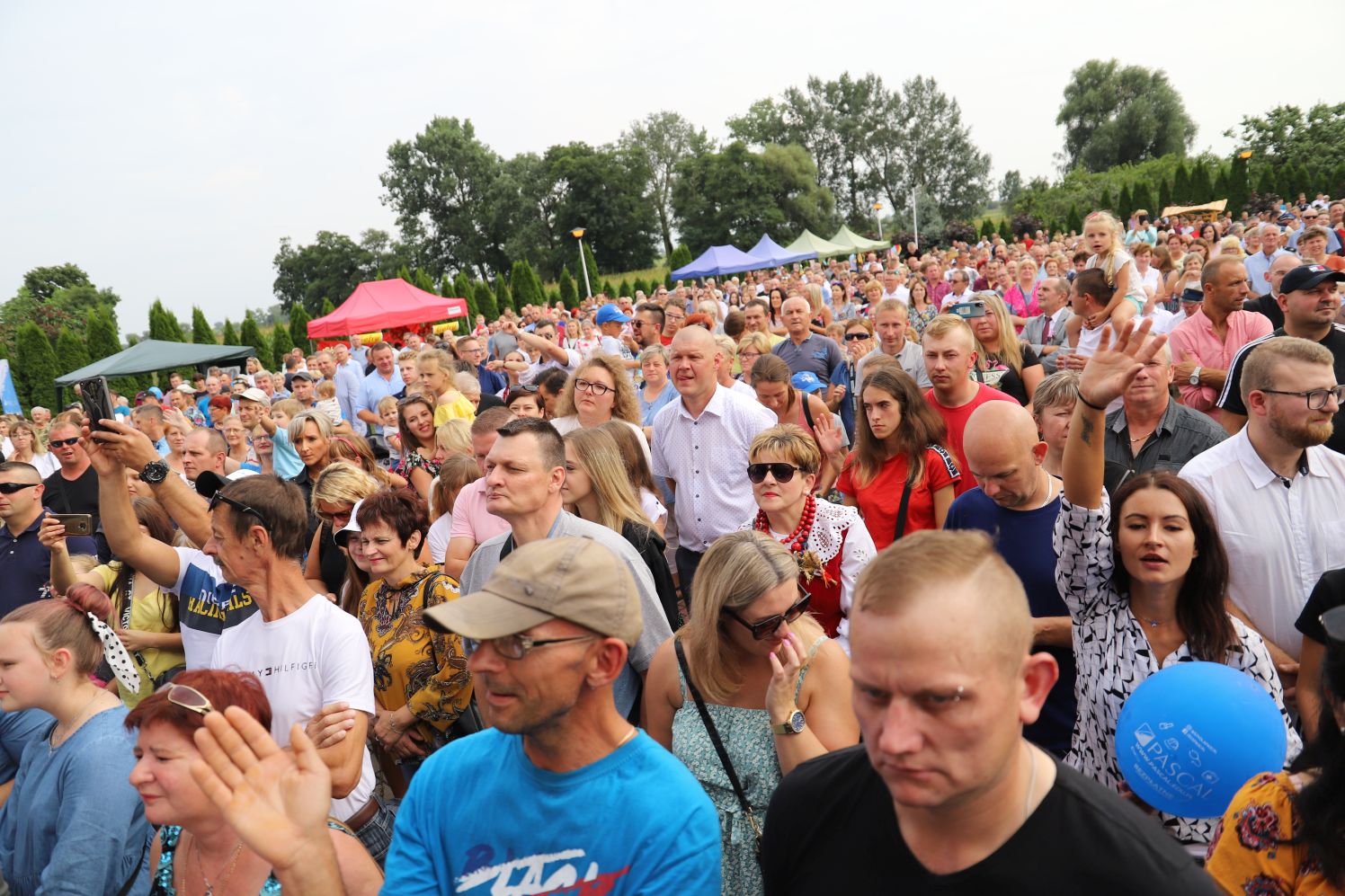 Na dożynkach w pod Kutnem wystąpiły gwiazdy disco-polo