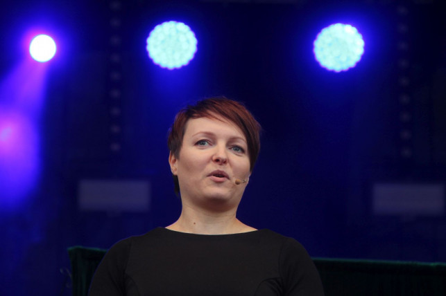 Solidna dawka humoru, czyli kabaret Weźrzesz - Zdjęcie główne