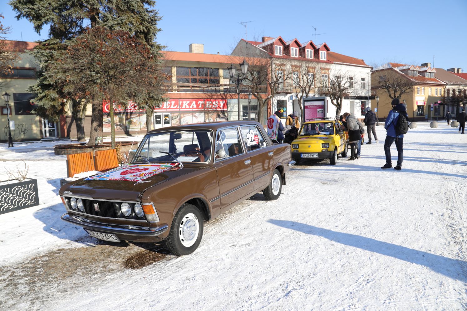 W centrum Kutna zaroiło się od samochodów