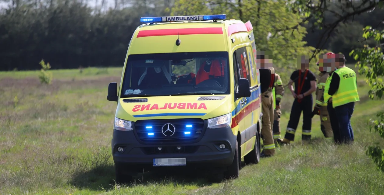 Śmierć po skoku "na główkę". Tragedia nad popularnym jeziorem - Zdjęcie główne