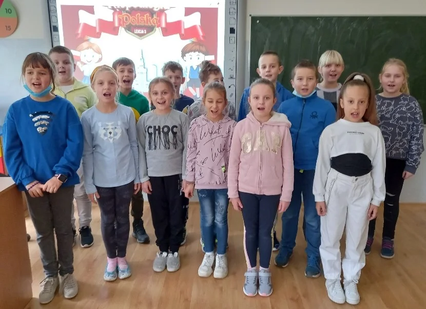 Uczniowie SP nr 6 śpiewali "Mazurka Dąbrowskiego"