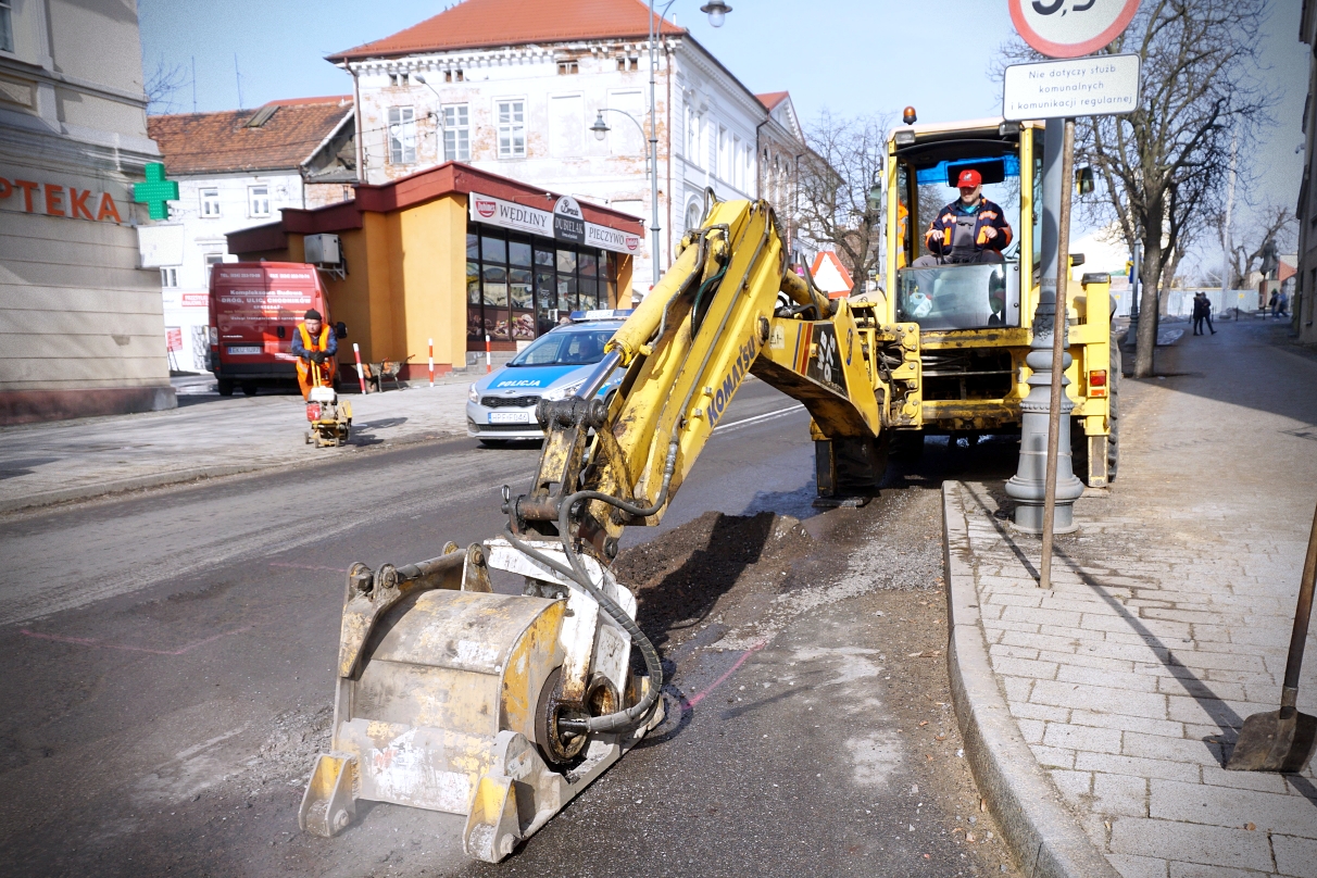 Kutnowscy drogowcy znów łatają dziury. Gdzie tym razem? - Zdjęcie główne