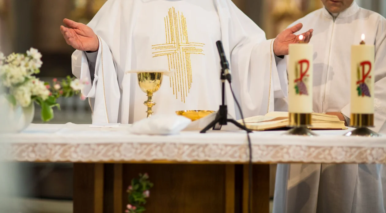 Ilu wiernych chodzi do kościoła i na lekcje religii? Niepokojące dane z naszej diecezji  - Zdjęcie główne