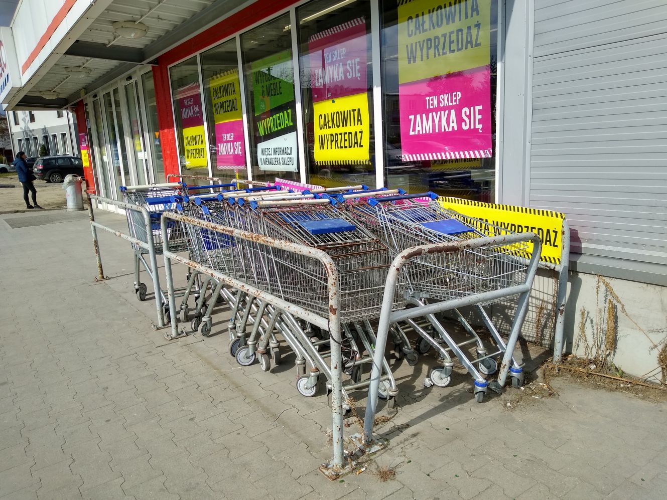 Z powiatu kutnowskiego znika sklep Tesco, zorganizowano duże wyprzedaże. Wkrótce na jego miejscu pojawi się Netto