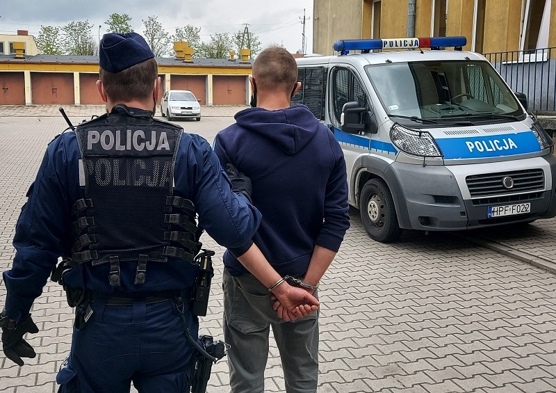 Zuchwali złodzieje w rękach policji. Kradli katalizatory z samochodów [FOTO]  - Zdjęcie główne