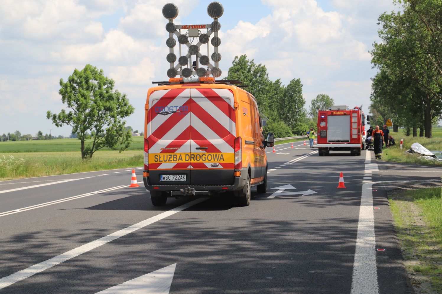 Na drodze krajowej między Kutnem a Łowiczem doszło do tragicznego wypadku w wyniku którego zginęły dwie osoby