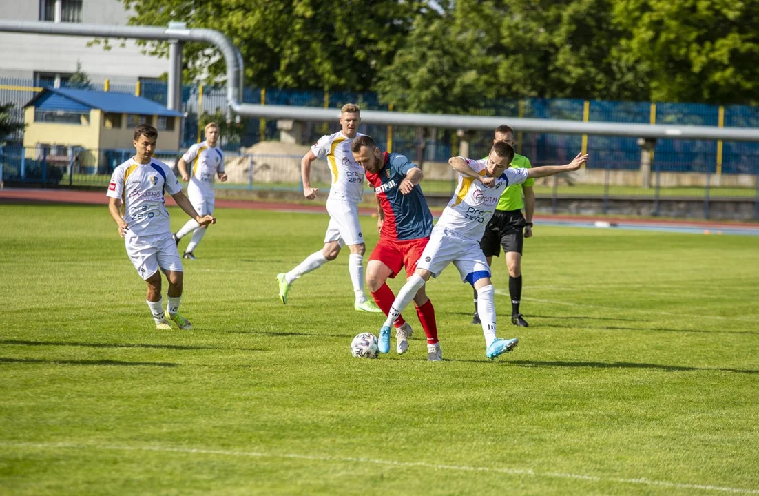 KS Kutno przegrał na własnym stadionie ze Zniczem Biała Piska 2-4