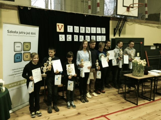Uczennica Gimnazjum nr 2 na podium w turnieju scrabble - Zdjęcie główne
