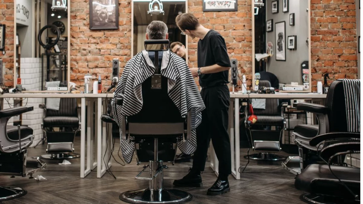 Czy warto inwestować w lepszy fotel barberski przy otwieraniu salonu?
