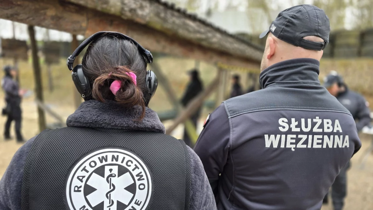 Służba więzienna szuka pracownika. Co oferują?