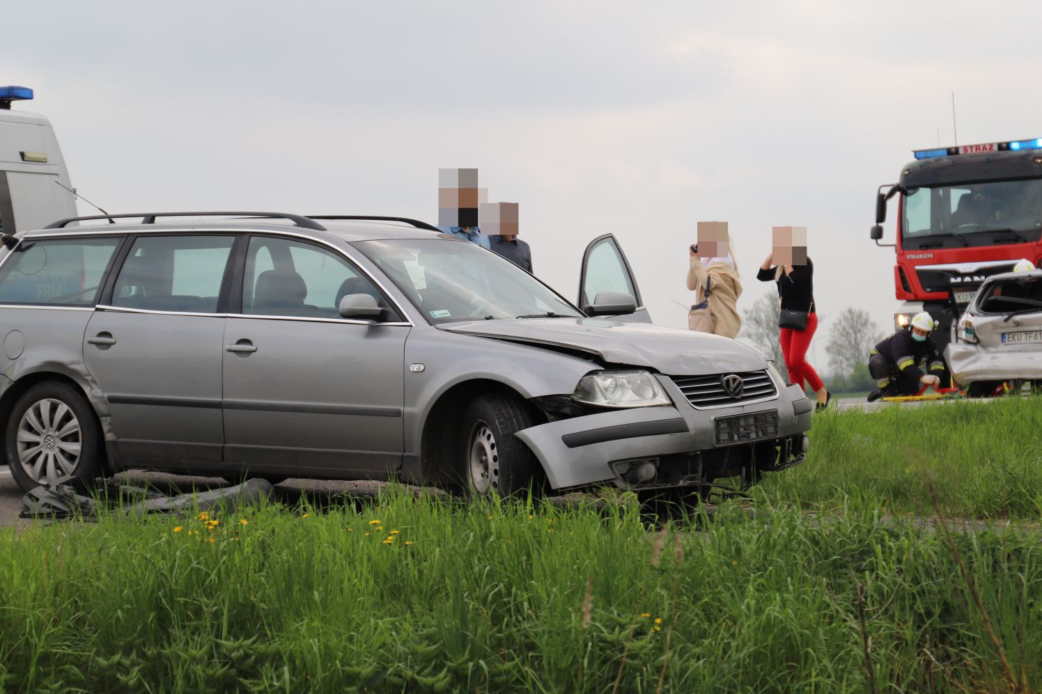 Na drodze krajowej pod Kutnem zderzyły się dwa samochody