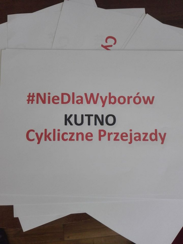 [ZDJĘCIA] Protestują przeciwko wyborom prezydenckim. Interweniowała policja - Zdjęcie główne