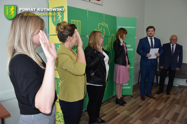 [ZDJĘCIA] Złożyli ślubowanie i odebrali akty. Oto nowi nauczyciele mianowani! - Zdjęcie główne