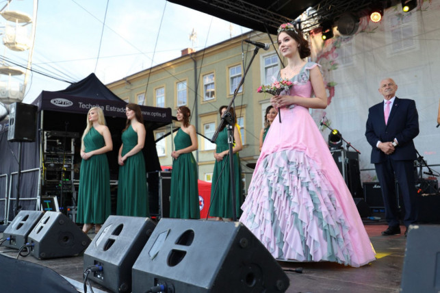 Pierwsze problemy z tegorocznym Świętem Róży. Oczywiście chodzi o koronawirusa... - Zdjęcie główne