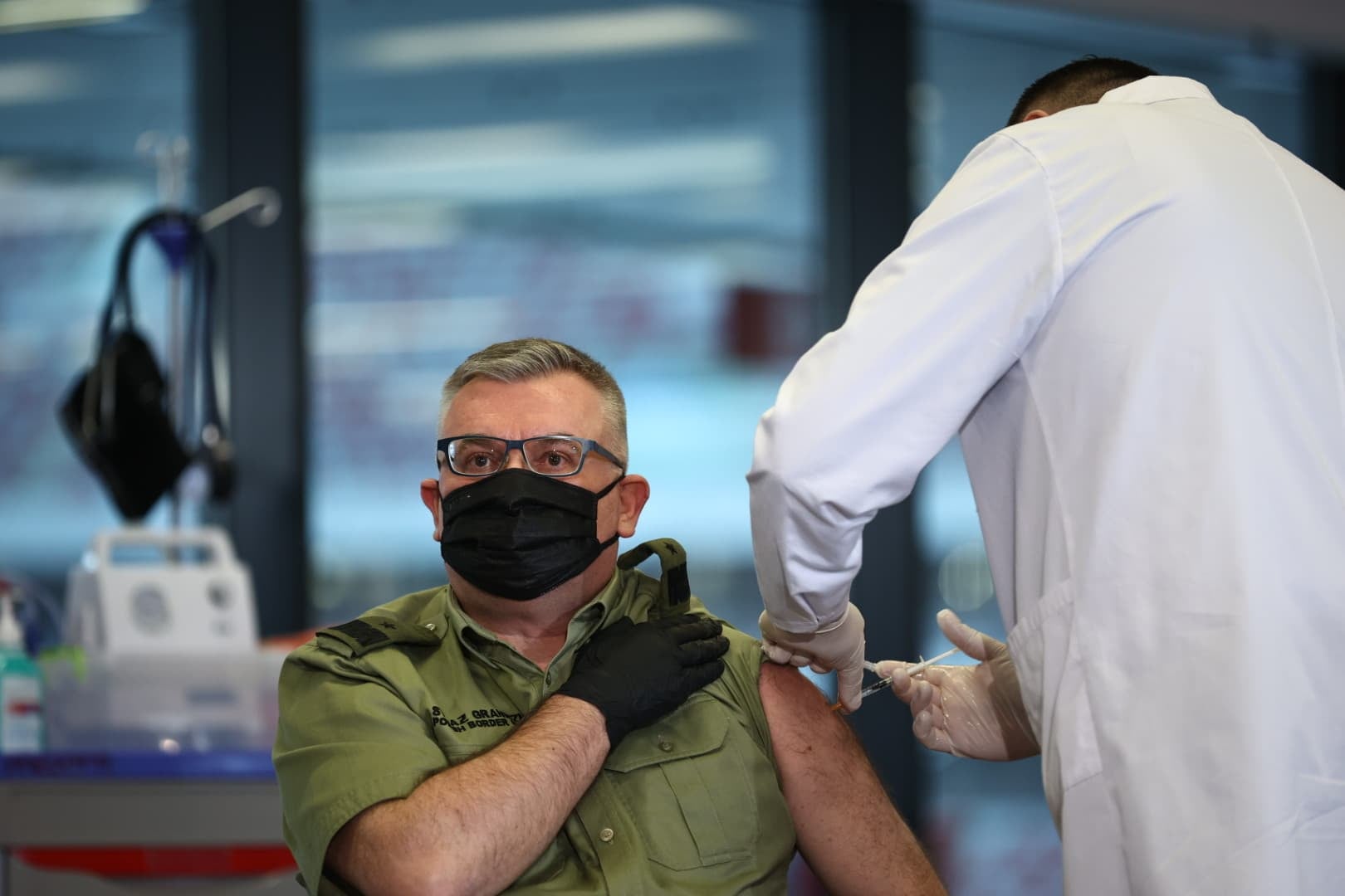 Dziś ruszyły szczepienia służb mundurowych