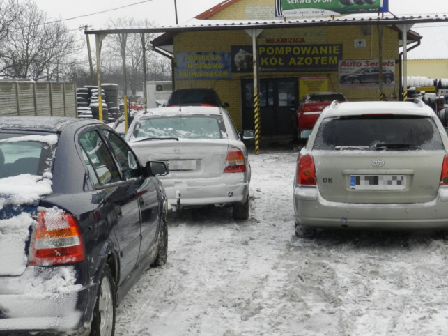 "Za czym kolejka ta stoi?", czyli jak zima zaskoczyła kierowców - Zdjęcie główne
