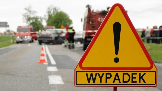 Wypadek w Grabinie: kierowca zmarł w szpitalu - Zdjęcie główne