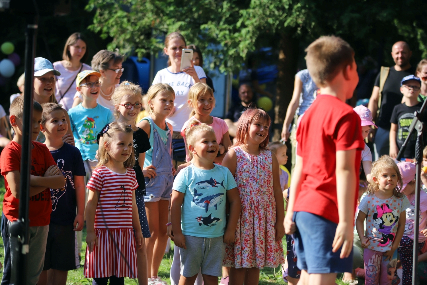 Piknik rodzinny odbył się pod kutnowską biblioteka w parku Traugutta