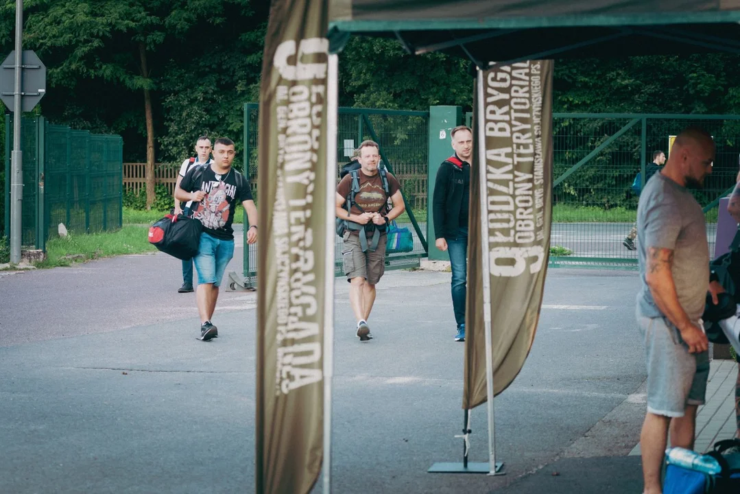 Nowi ochotnicy zasilą szeregi terytorialsów. Wśród nich m.in. wykładowca i dyrektor banku [ZDJĘCIA] - Zdjęcie główne